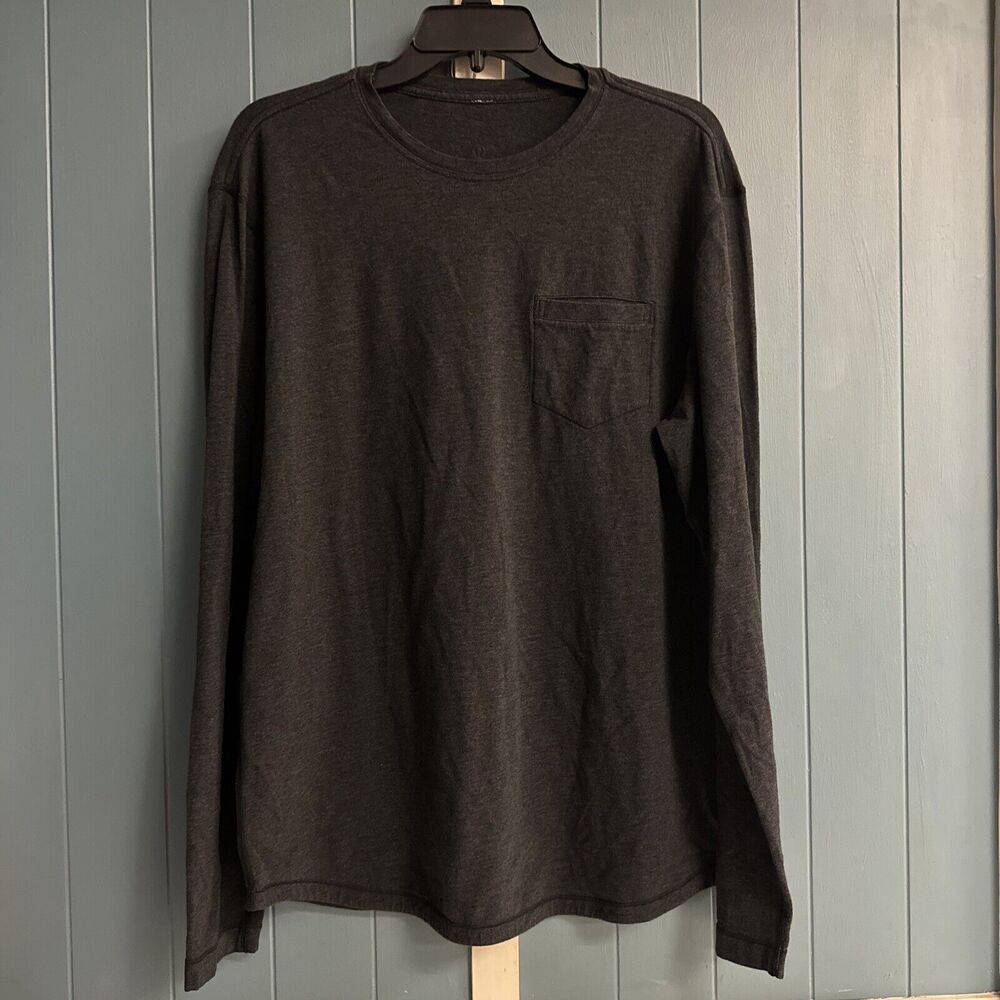 Lululemon Mens Long Sleeve Shirt with Front Pocket Charcoal Gray size Large L/XL